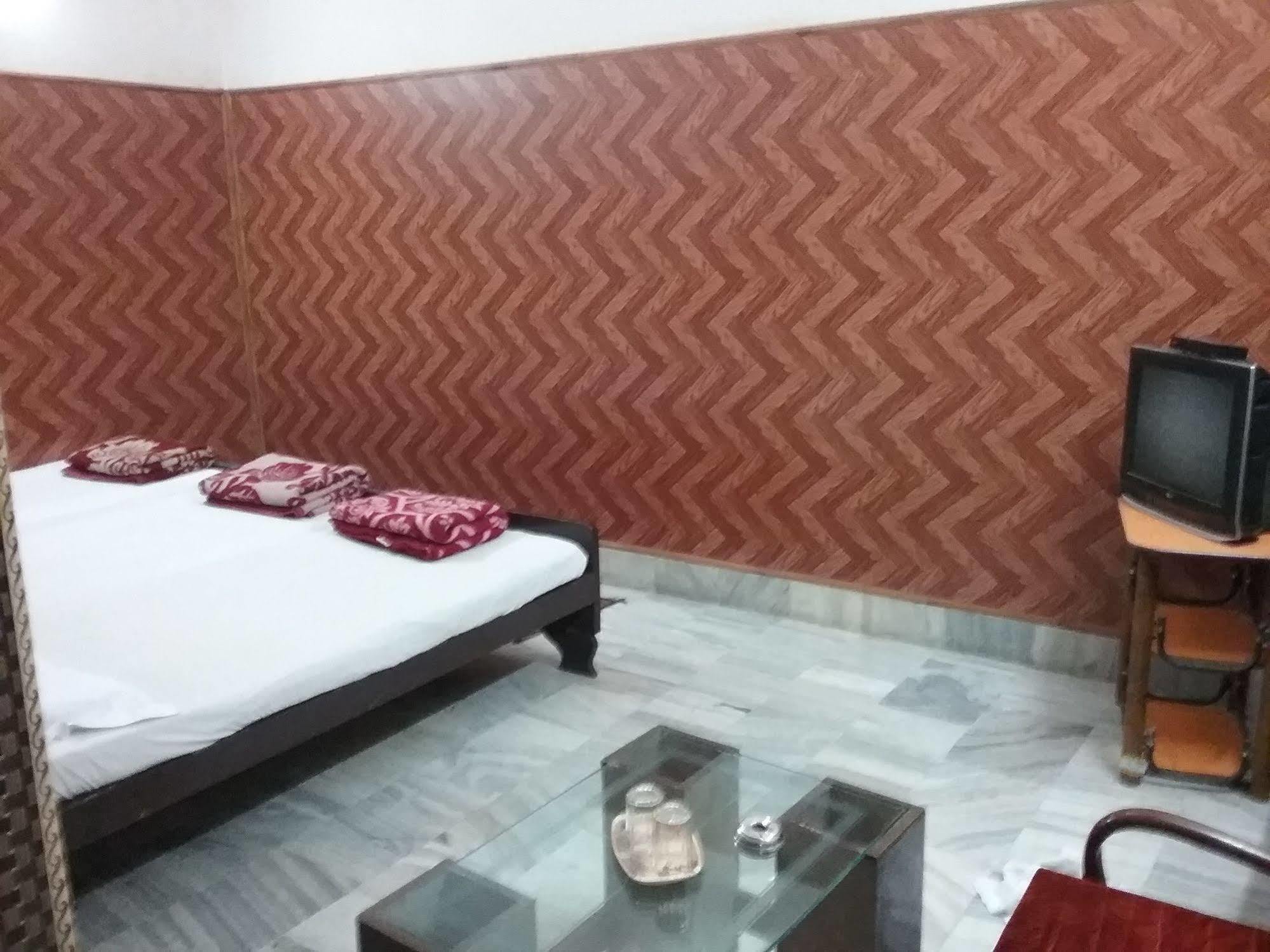 Teerth Guest House Varanasi Ngoại thất bức ảnh