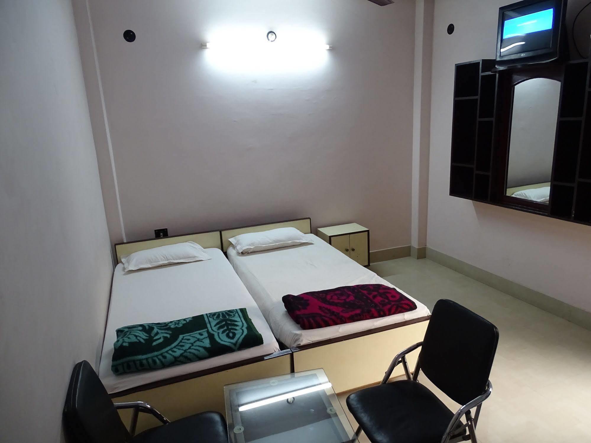 Teerth Guest House Varanasi Ngoại thất bức ảnh